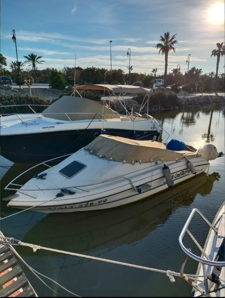 comprar-barco-de-recreo-con-2-motores-de-5-6-m-para-6-pasajeros-online